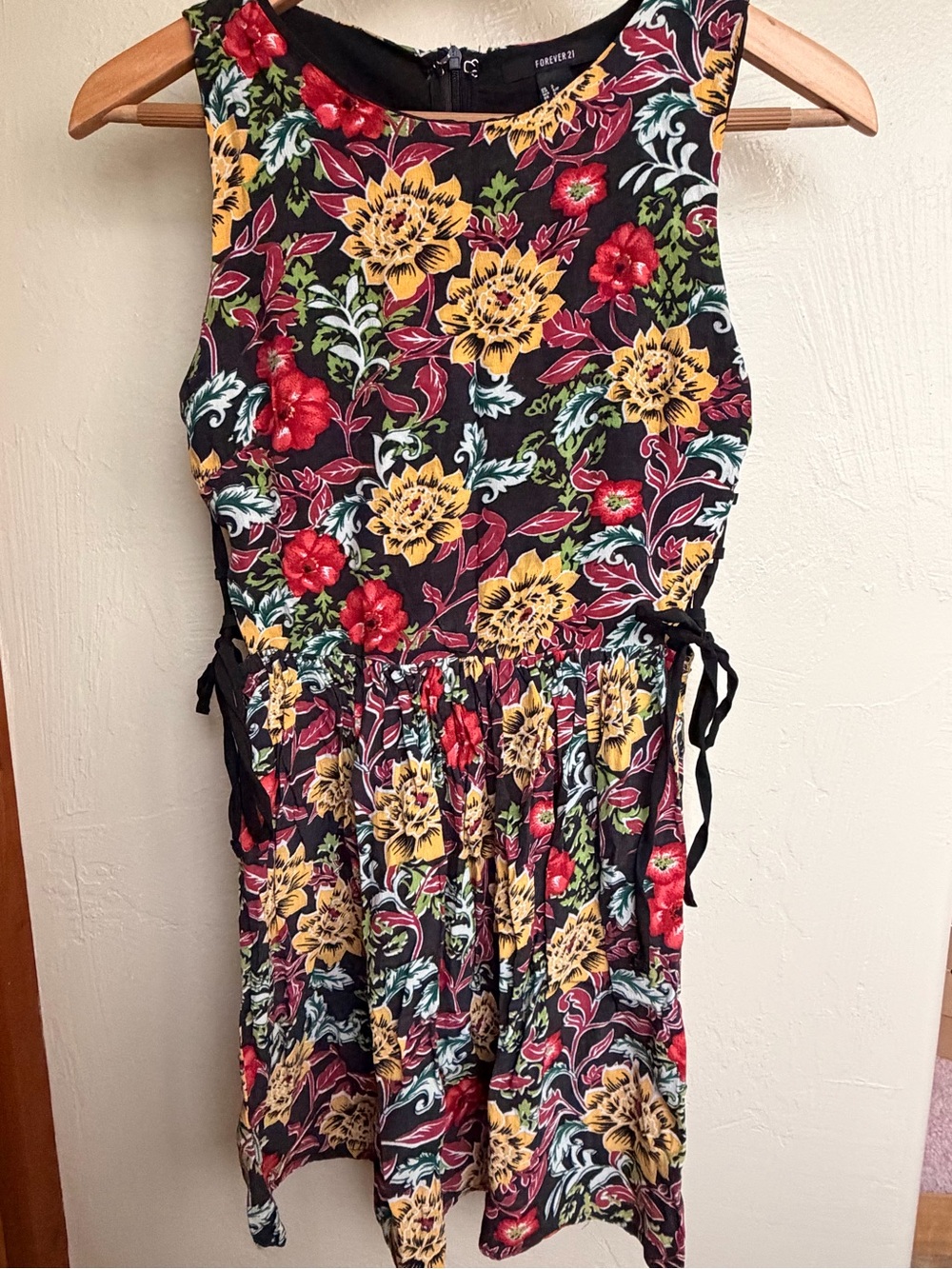 Forever 21 Black Floral Sleeveless Dress